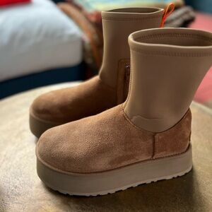 UGG women’s chestnut suede classic dipper boots